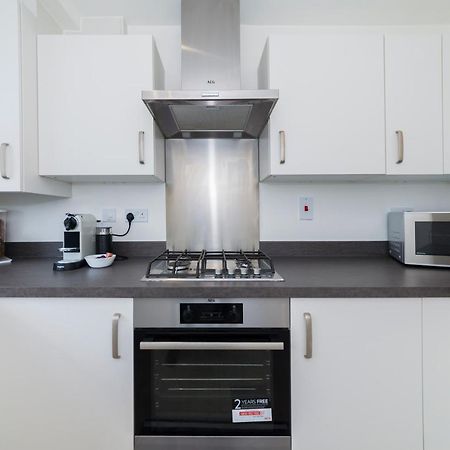 Greenfield Modern 3Br Home - Southcote Lane , Рединг Екстериор снимка
