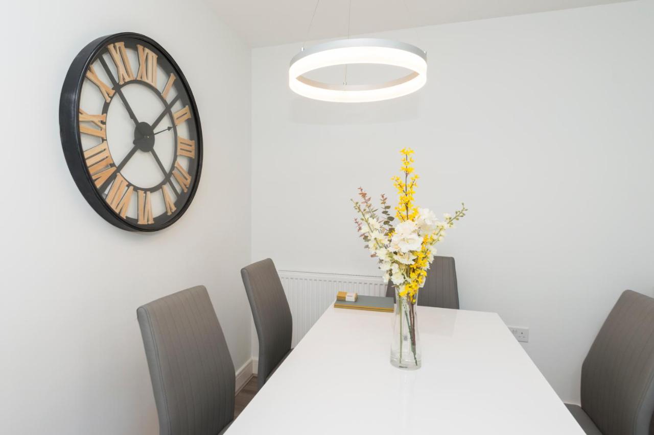 Greenfield Modern 3Br Home - Southcote Lane , Рединг Екстериор снимка