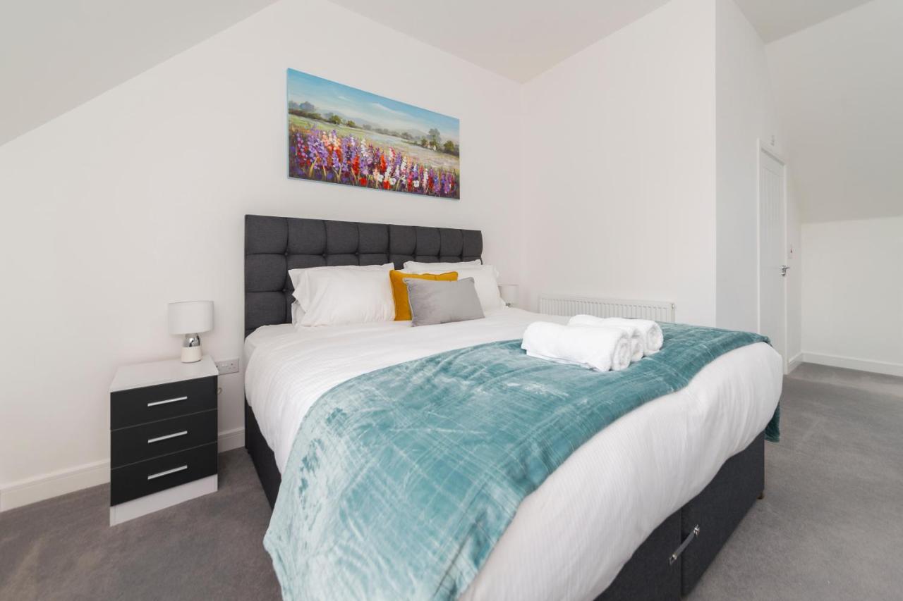 Greenfield Modern 3Br Home - Southcote Lane , Рединг Екстериор снимка